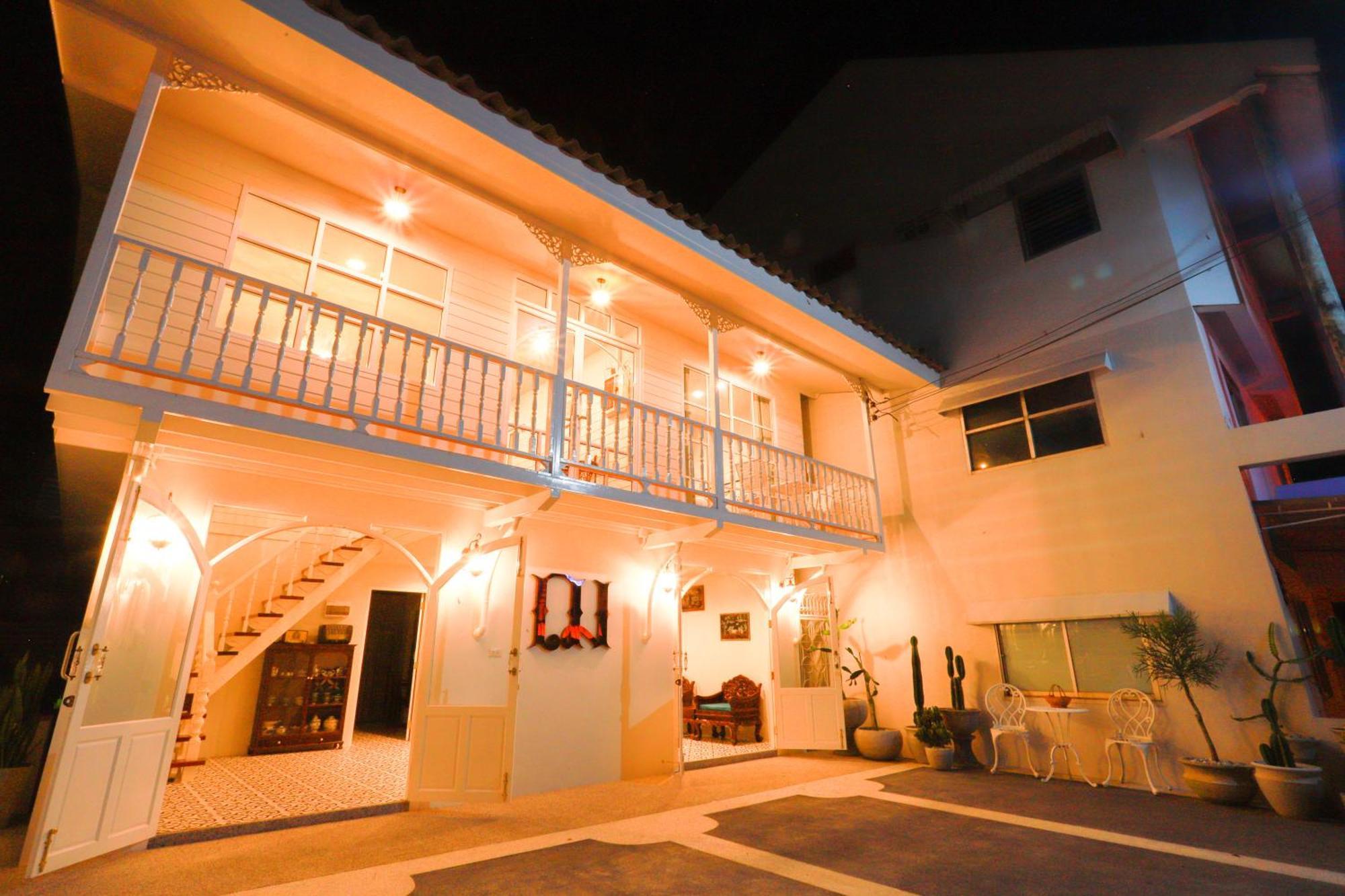 Chertel Poshtel Ban Chamun Exterior foto